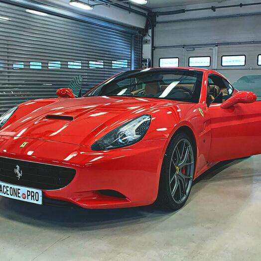 Подарочный сертификат «Заезд на Ferrari California» (1 сеанс, Гоночное такси)