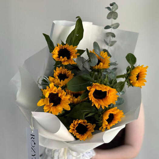 Букет SUNNY из 9 подсолнухов