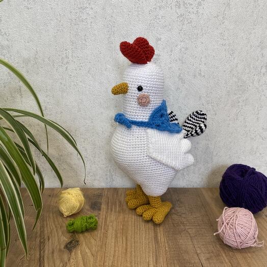 Вязаная игрушка ручной работы "Курочка в платочке"