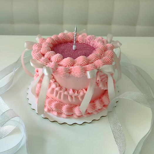 Lambeth-style cake with pink sequins