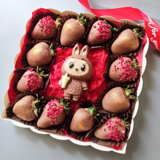 Тренд дубайский шоколад и клубника в шоколаде в подарок любимой