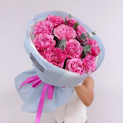 Пионовидные розы с эвкалиптом