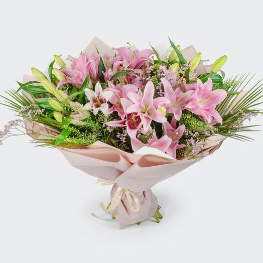 Букет из лилии и зелени🌼🌼