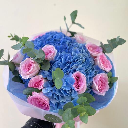 Букет из розы и гортензии