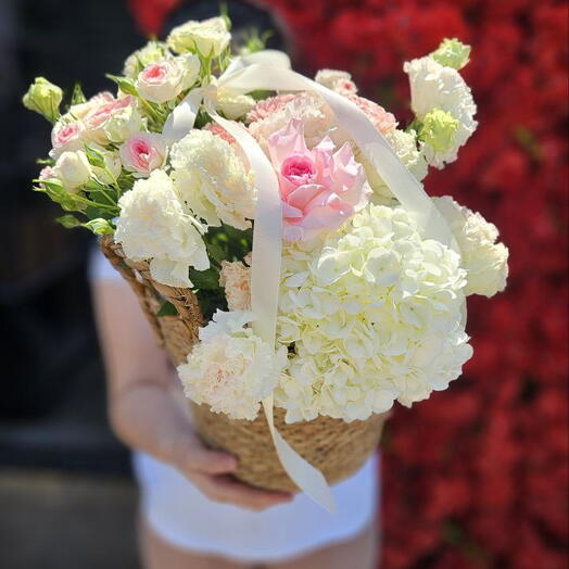 Корзина с цветами