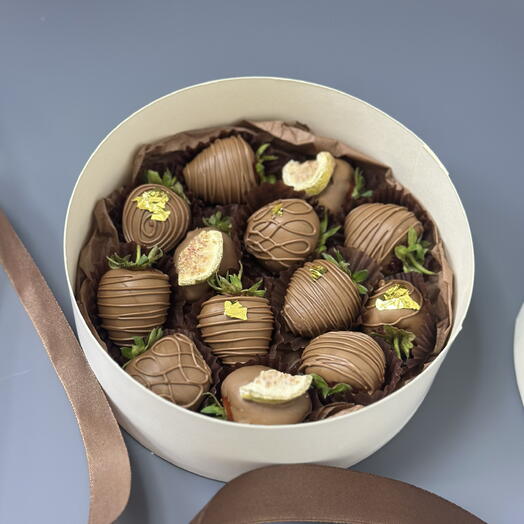 Набор клубники в шоколаде мини в подарок маме