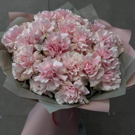 33 ажурных розы