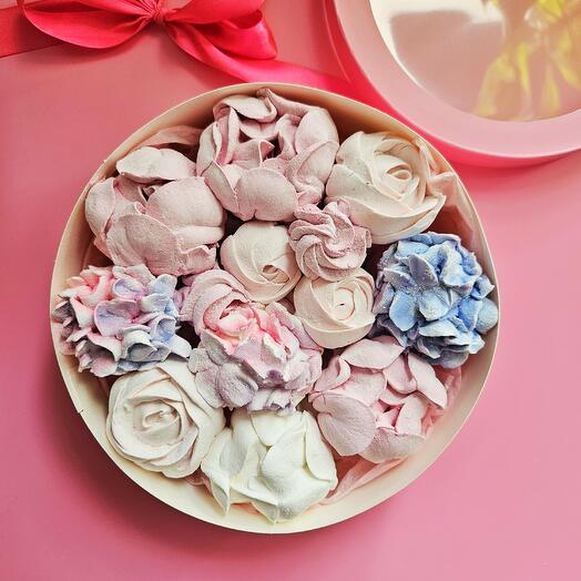 Зефирный букет в круглой коробке