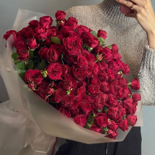 Букет алых кустовых роз ♥️ 31 ветка