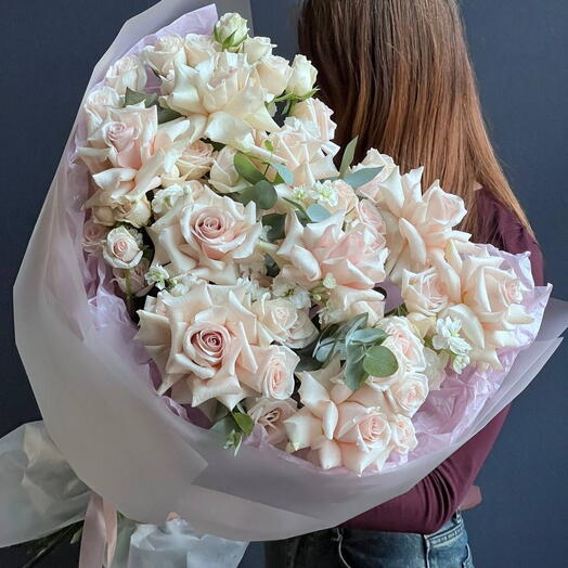 🌸Авторский букет из французских и кустовых роз