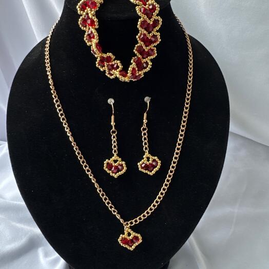 Комплект "Сердца" (подвеска, серьги, браслет), красный