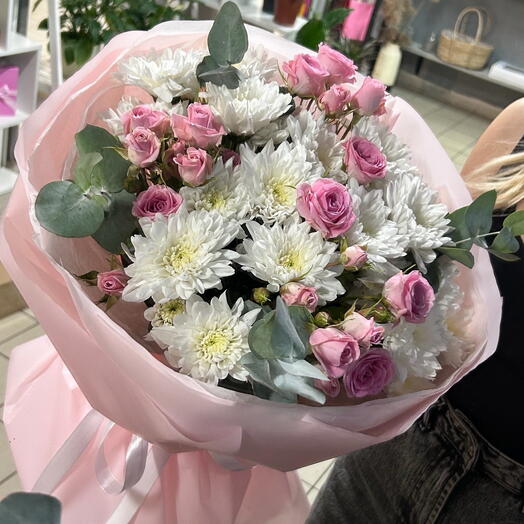 Crisantemo con rosa cespuglio