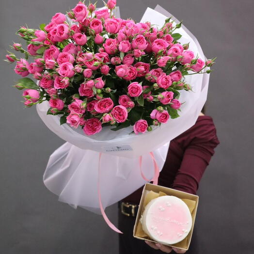 Милый букет из кустовых роз + бенто