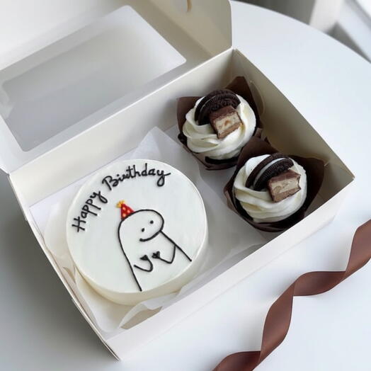 Набор: бенто-торт и 2 капкейка «Happy Birthday» на день рождения