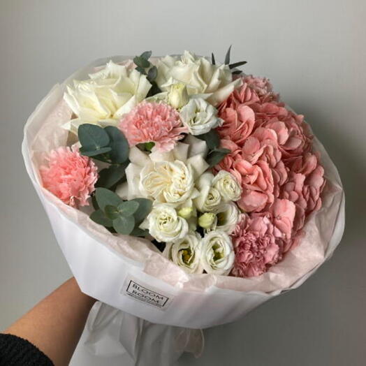 Авторский букет BLOOM ROOM с белоснежными французскими розами🎀