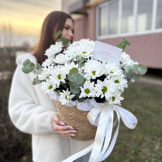 Корзина с ромашками