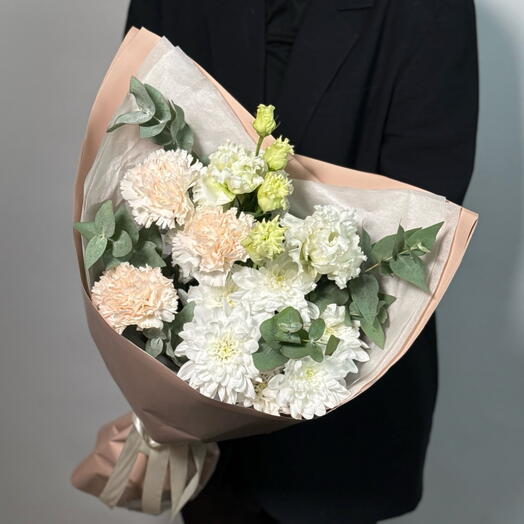 Букет GF в белых и кремовых оттенках