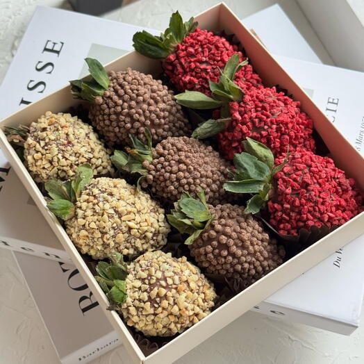 Chocolate-covered strawberries Crunchy Mix, set of 9-12 berries