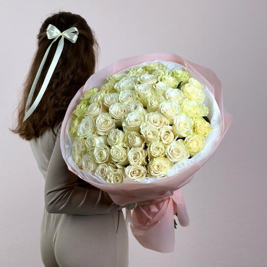 Большой букет из 51 белой розы