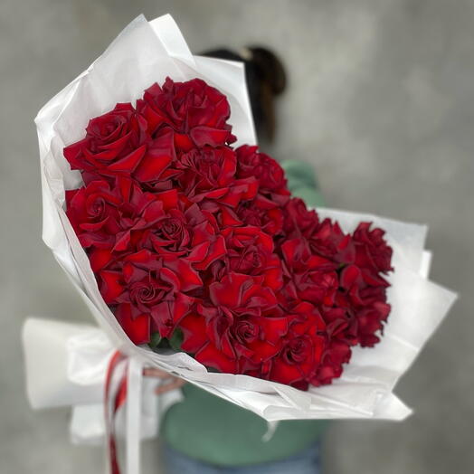 Букет из красной французской розы Эксплорер