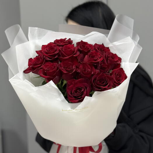 Букет из 15 красных роз