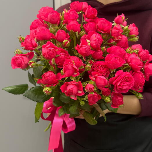 Букет с кустовыми малиновыми розами 9 шт.🌷