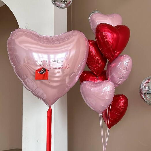 Набор шаров с фонтаном из сердцец и большого сердца с конвертом фотографий