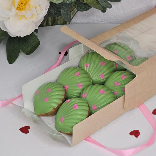 Фисташковые Мадлен с малиновым кремом (box8)