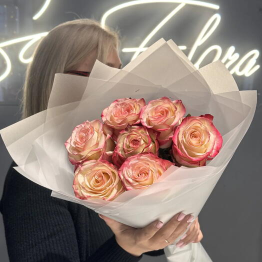 Букет из 7 роз сорта Paloma эквадор