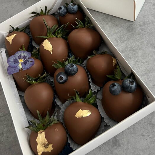 Клубника в шоколаде 12 ягод