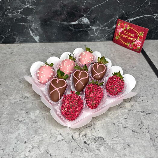 Клубничное мороженое