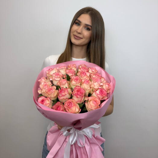 Букет из 25 бело-розовой розы