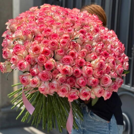 Роскошный букет из 201 розы ️🌹