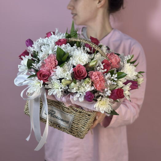 Цветочная корзина с розами