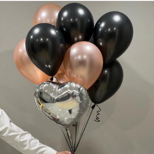 Связка чёрно-розовых шариков с сердцем ️
