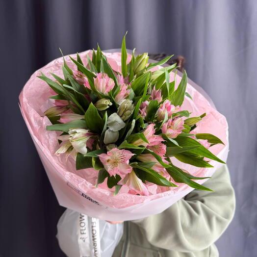 Нежный микс из 11 альстромерий 8132