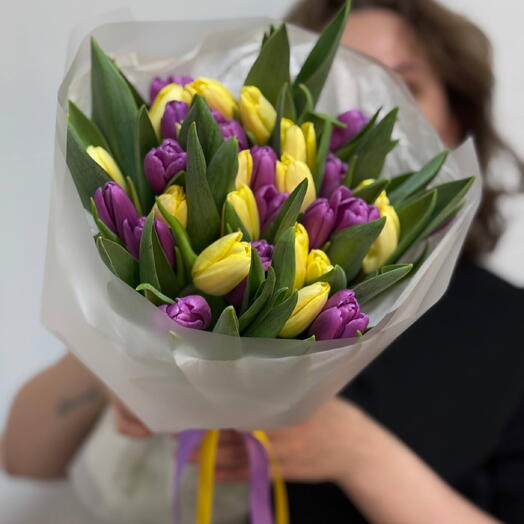 Букет из 35 тюльпанов