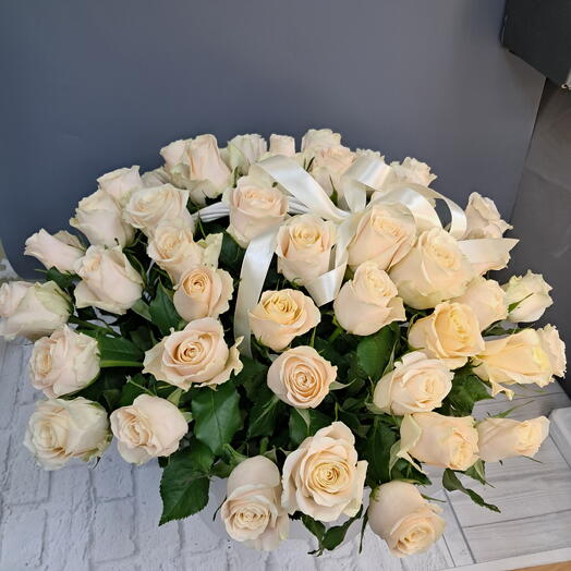 Корзина с 51 розой