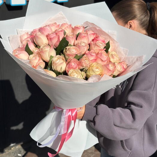 Букет из 35 пионовидных роз