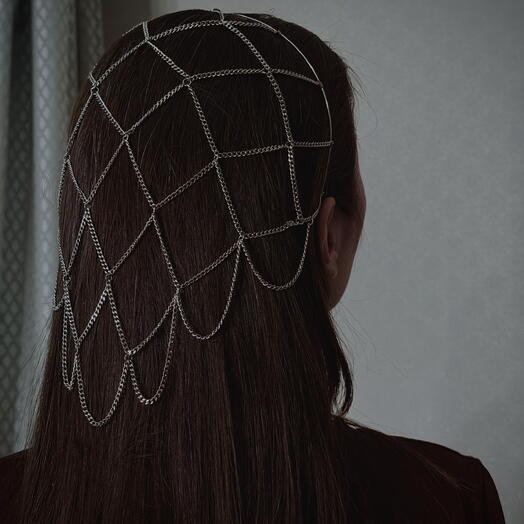 Украшение на голову из цепей