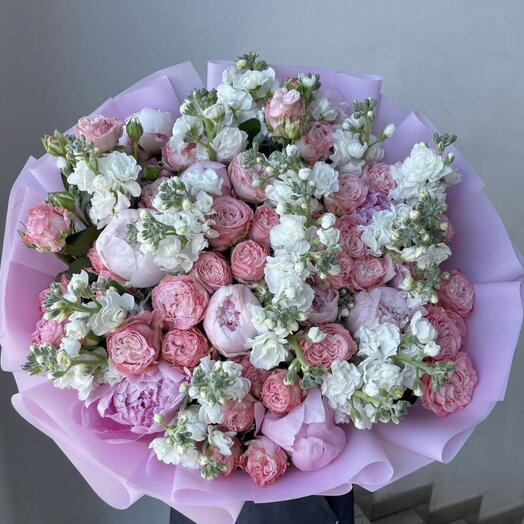 Шикарный, большой букет с пионами💕