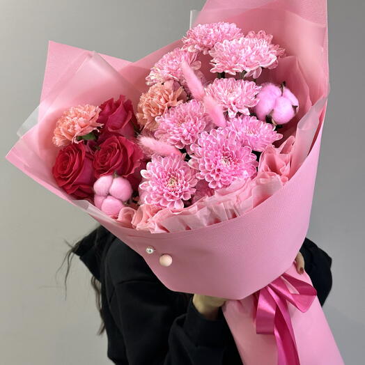 Авторский букет🌸ярко-розового цвета из розы,кустовой хризантемы,диантуса,натурального хлопка и лагуруса
