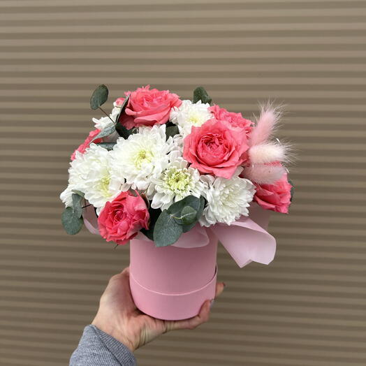 Комплимент в коробке хризантемы и кустовая Роза 💗