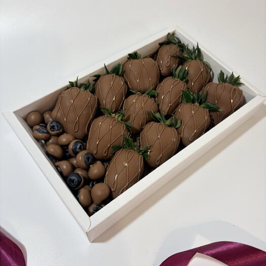 Клубника 🍓 в шоколаде комбо с голубикой