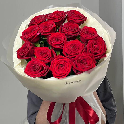 Букет из алых роз 💕