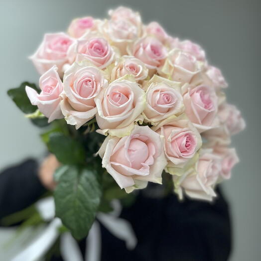 Букет из 25 нежных роз. 💕