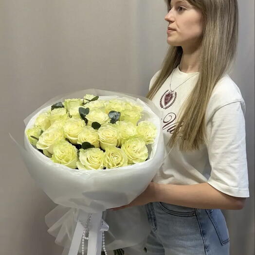 Букет из белых роз