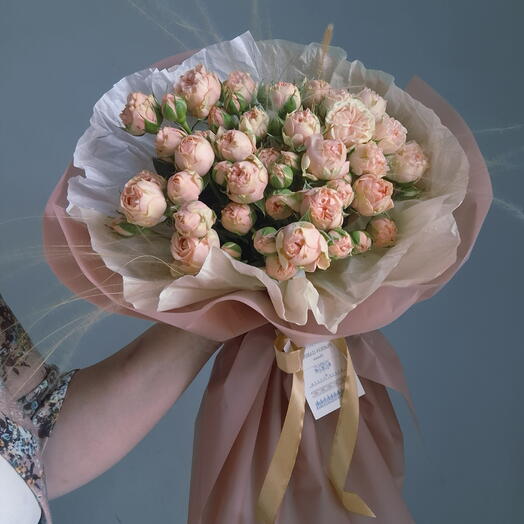 5 beautiful Piones Roses