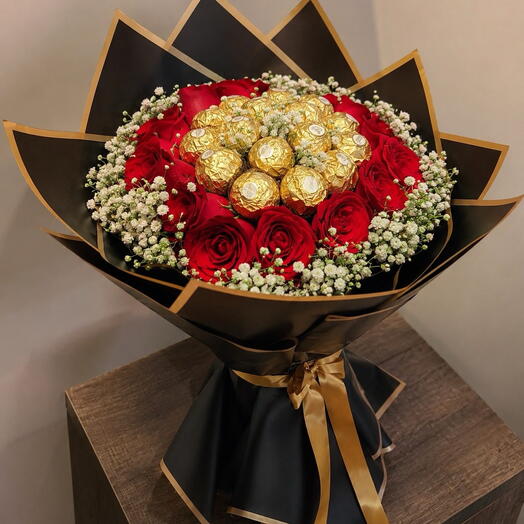 Red Rose Ferrero Rocher Bouquet – 15 Roses 16 Chocolates