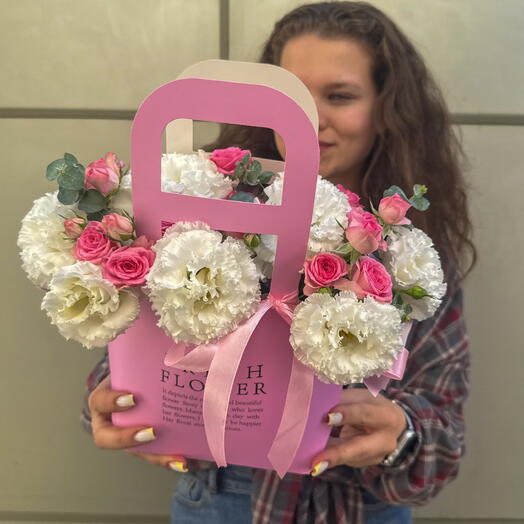 Сумочка с пышной Эустомой и розой + сладкий подарок🎁